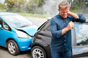 Comprendiendo el latigazo cervical: Una guía para las víctimas de accidentes automovilísticos